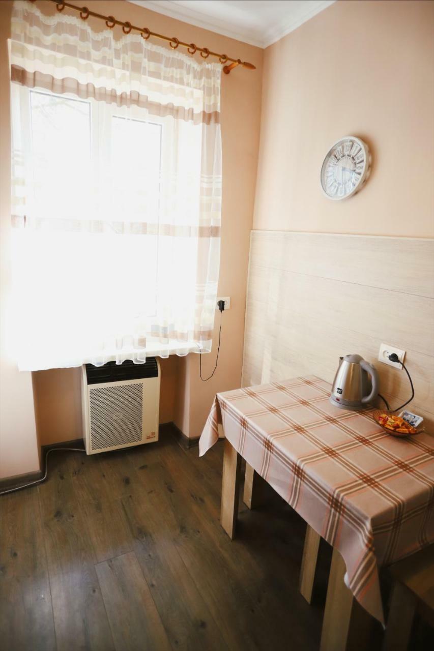 Світло Цілодобово Apartments In The City Center Leópolis Exterior foto